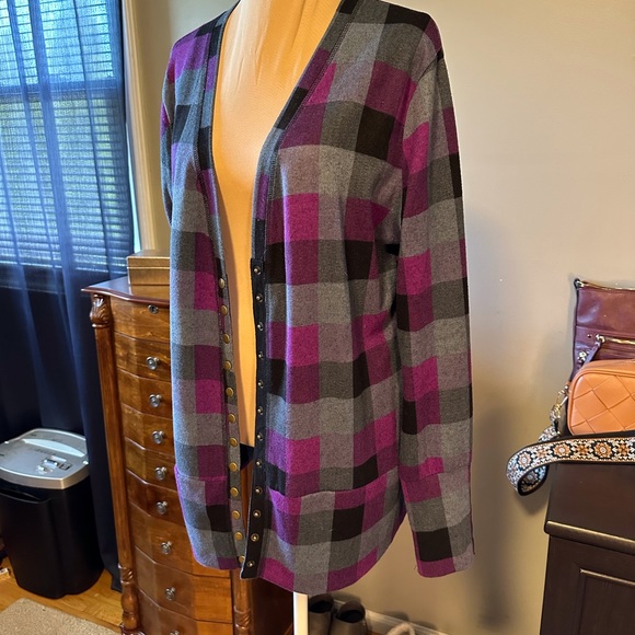 Hawthorne Snap Sweater - Picture 2 of 4